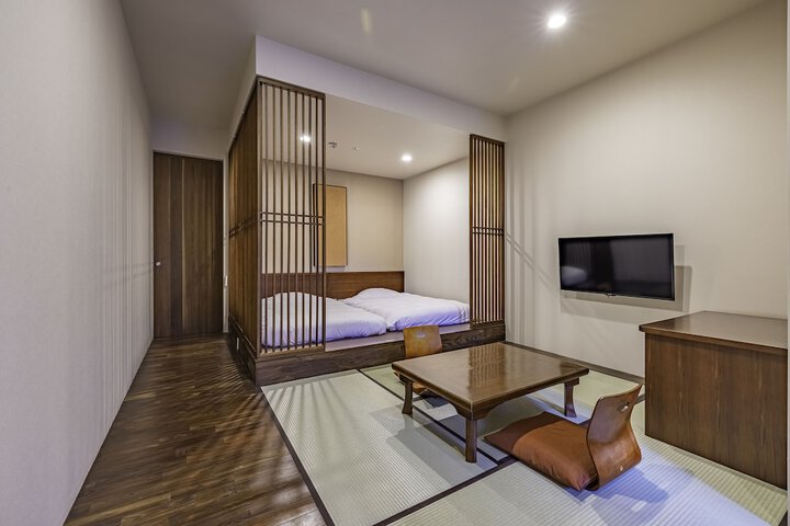 Room 8 of 43