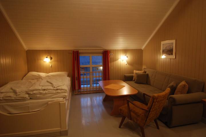 Room 13 of 22