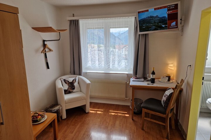 Room 19 of 64