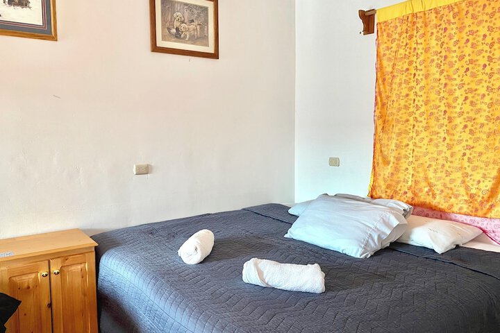 Room 9 of 37
