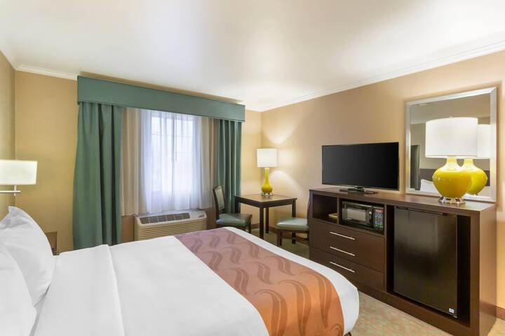 Room 12 of 34