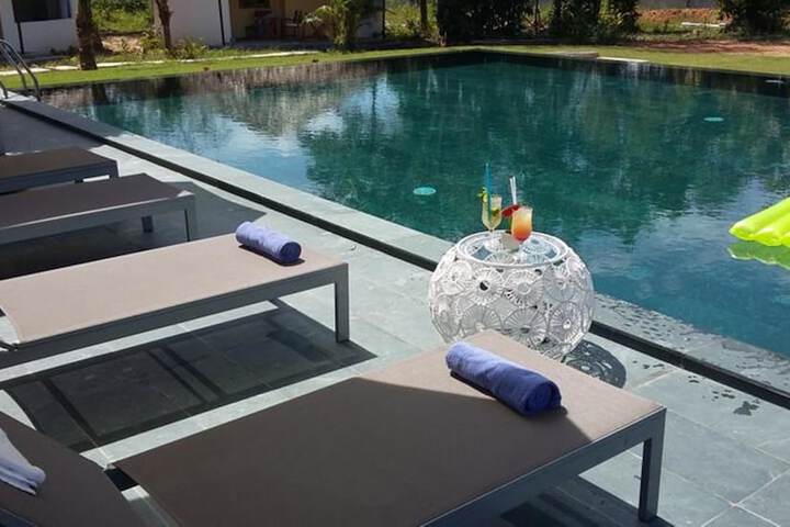 Pools & Facilities