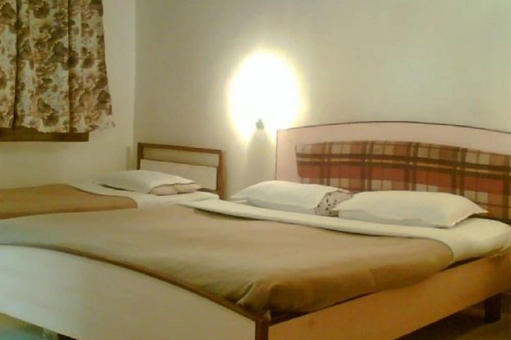 Room 3 of 7