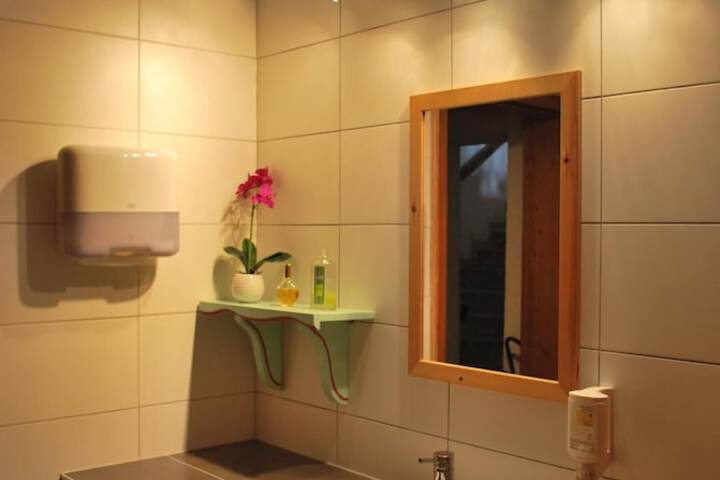 Room 15 of 51
