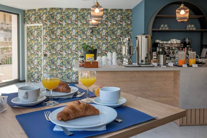 Breakfast/Coffee Service 28 of 55