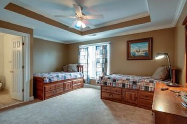 Room 12 of 40