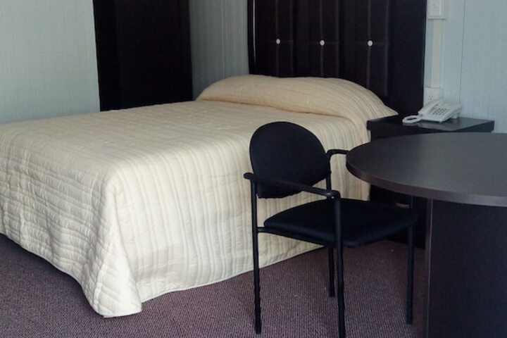 Room 8 of 39