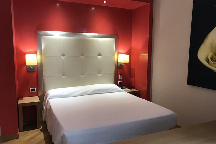 Room 9 of 17