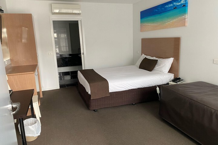 Room 14 of 23