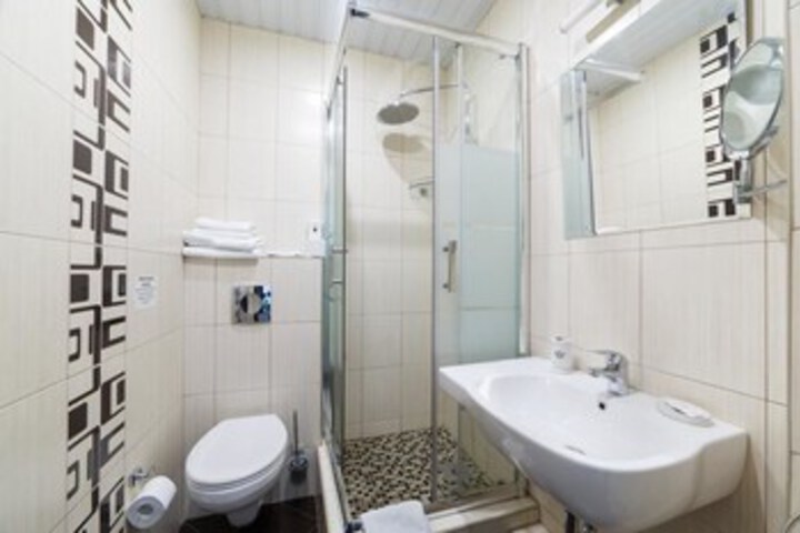 Room 2 of 48