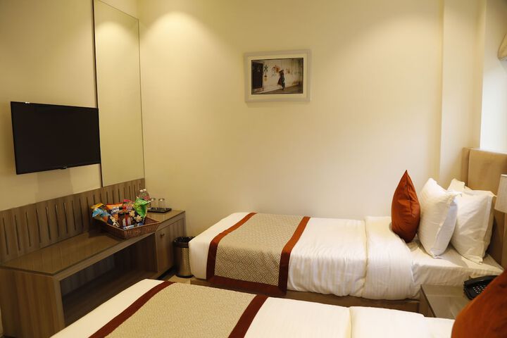 Room 68 of 94