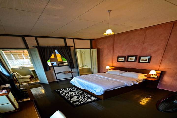Room 5 of 37