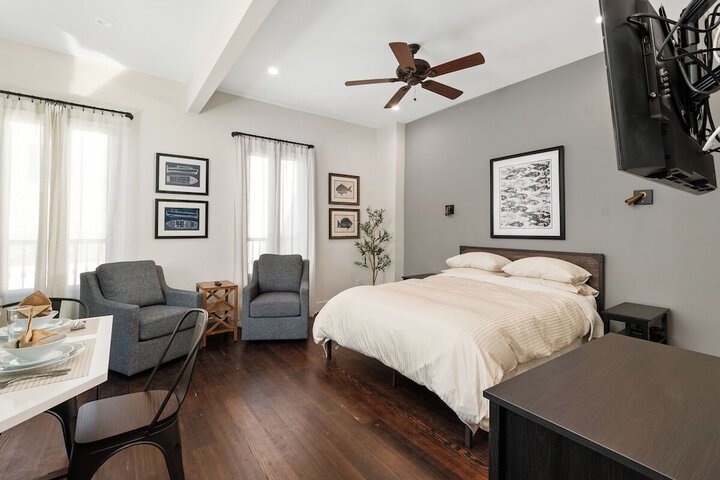 Room 57 of 191