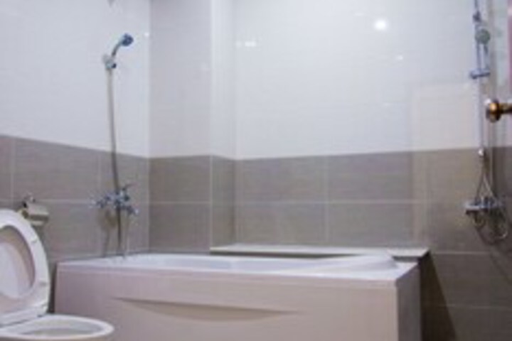 Room 5 of 32