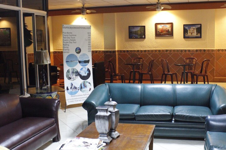 Entrance & Lobby