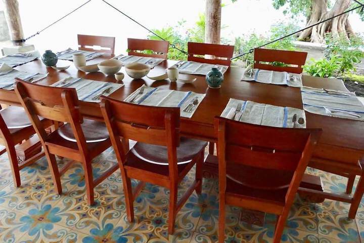 Dining 34 of 42