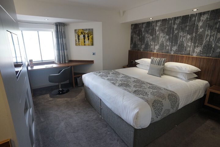 Room 6 of 43