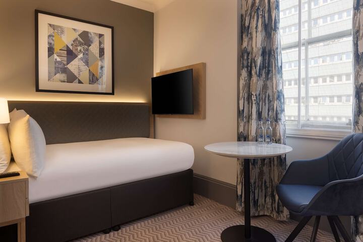 Room 31 of 103
