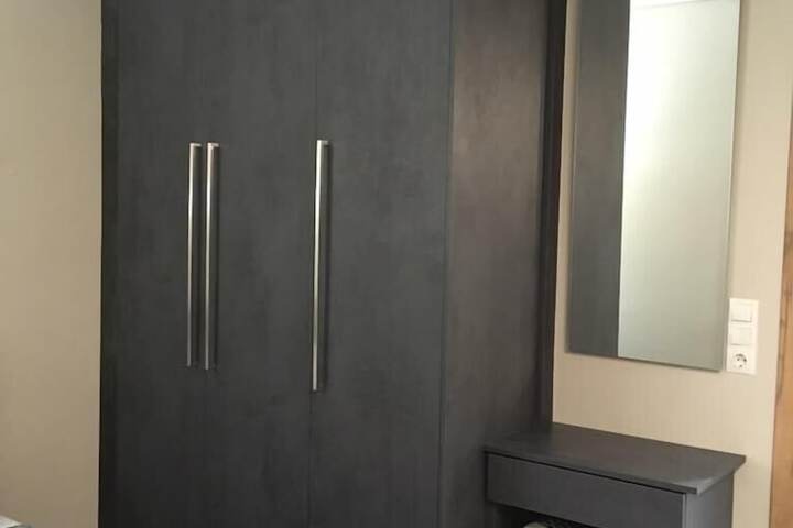 Room 6 of 31