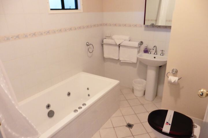 Room 18 of 22