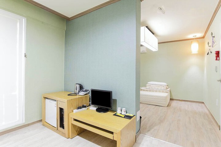 Room 44 of 82