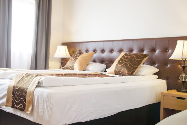 Room 10 of 72