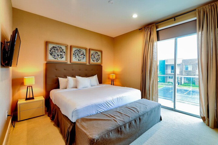Hotel 27 of 34