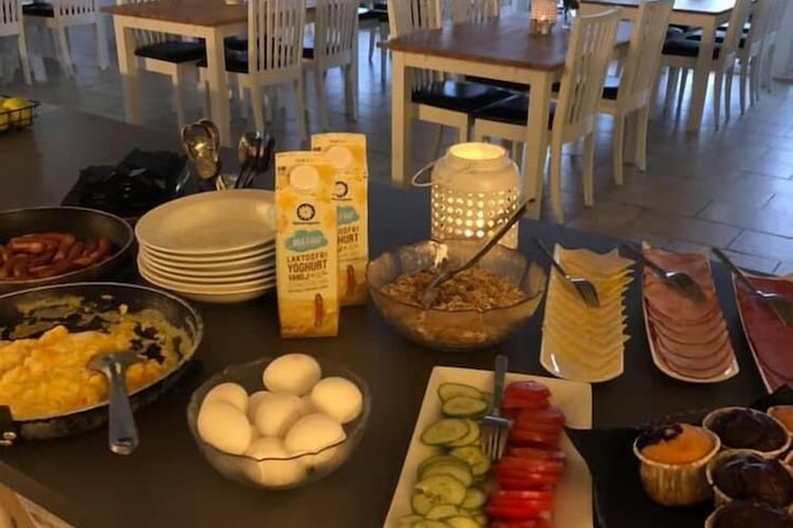 Dining 10 of 13