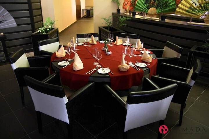 Dining 37 of 65