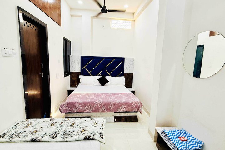 Room 53 of 87