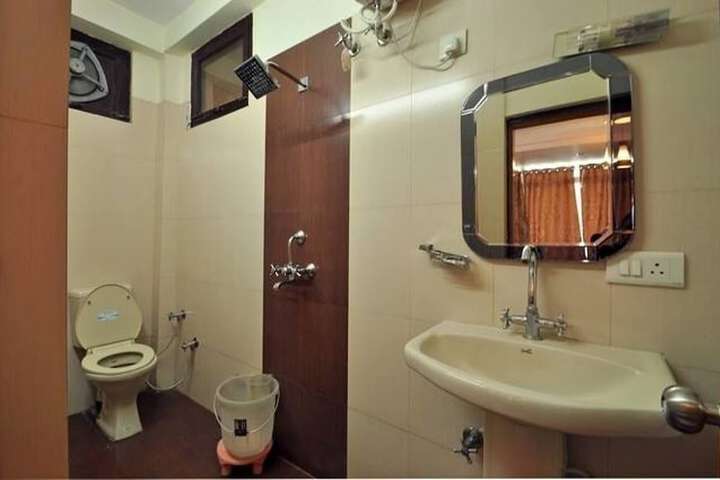Room 77 of 120