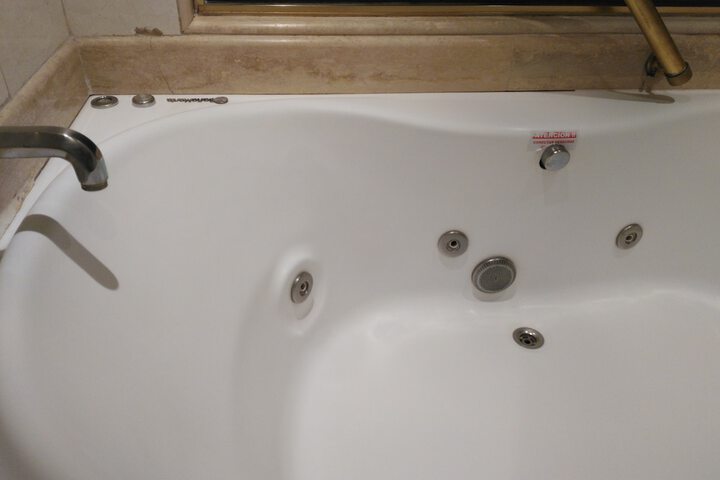 Hot Tub 54 of 73