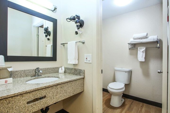 Room 14 of 25