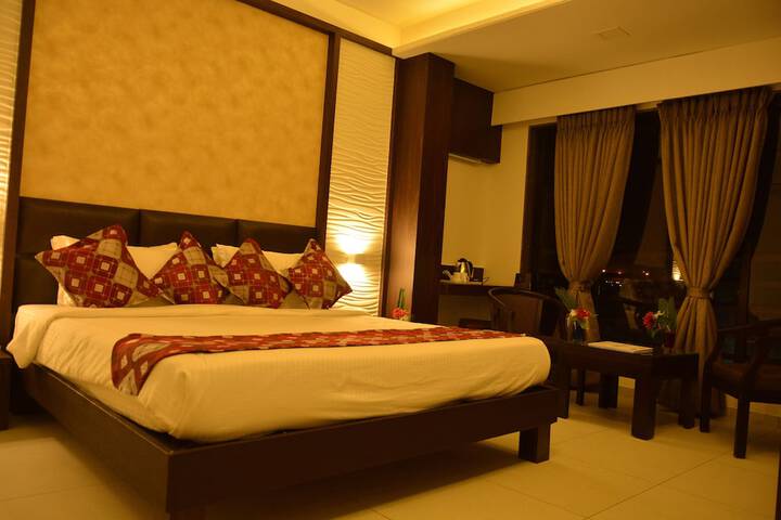 Room 5 of 36