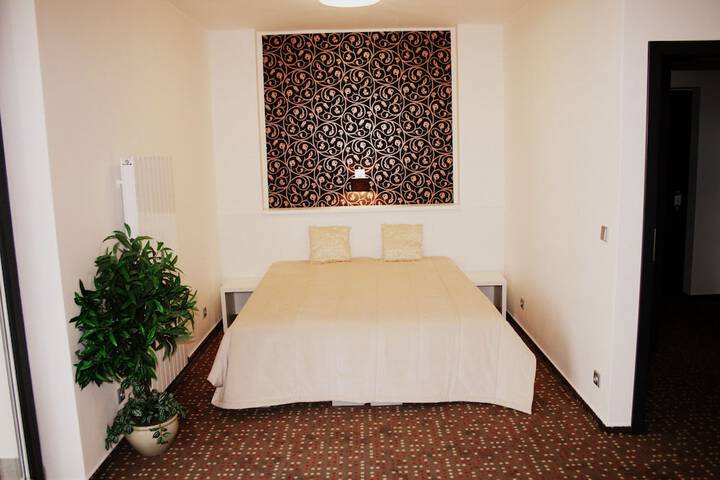 Room 16 of 85