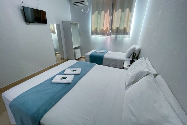 Room 6 of 40