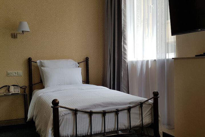 Room 5 of 101