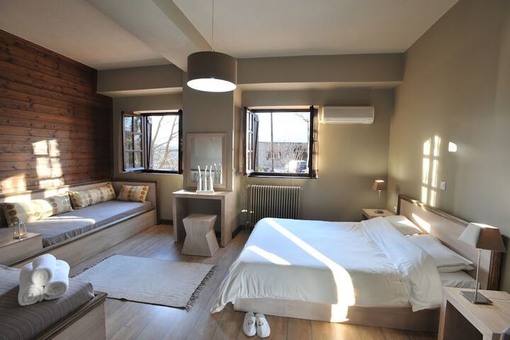 Room 6 of 61