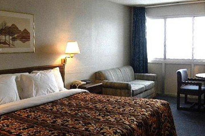 MAGNUSON HOTEL LANSING