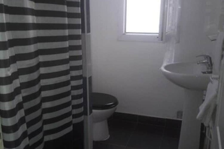 Room 34 of 42