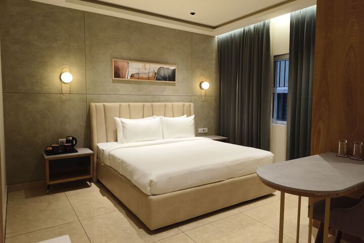Room 13 of 46