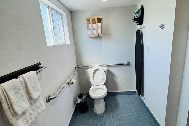 Room 21 of 27