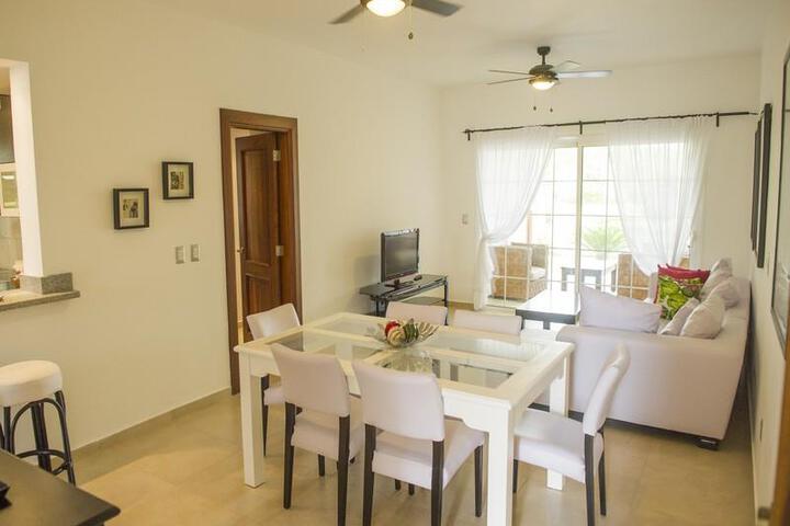 Room 4 of 7