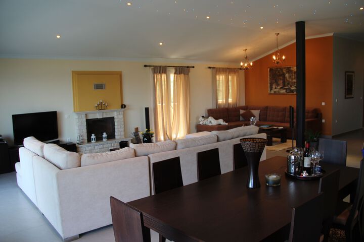 Room 4 of 23