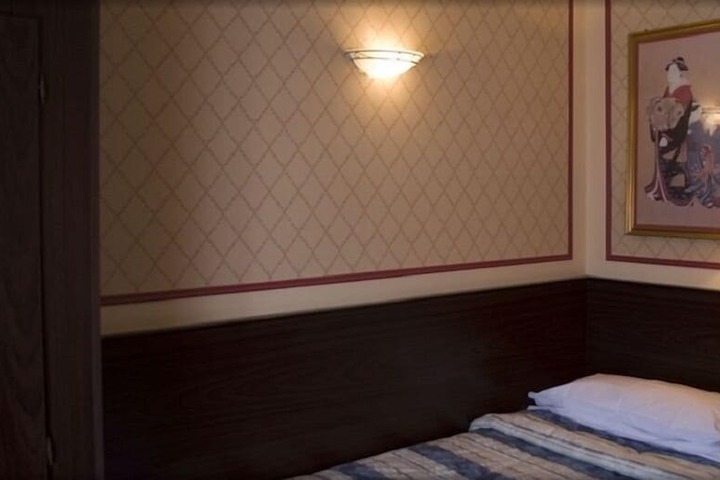 Room 19 of 39