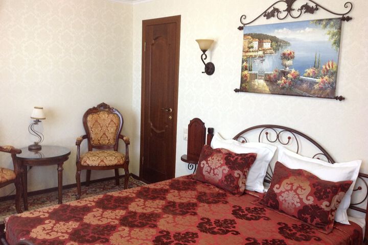 Room 9 of 53