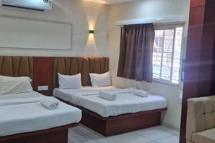Room 12 of 21