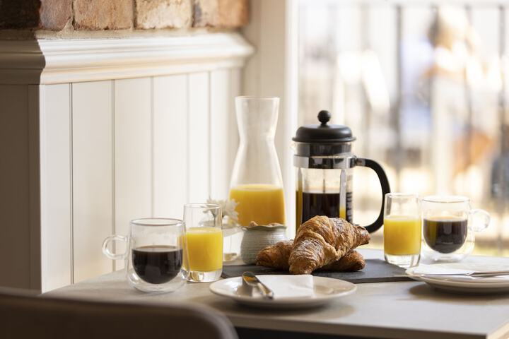 Breakfast/Coffee Service 31 of 39