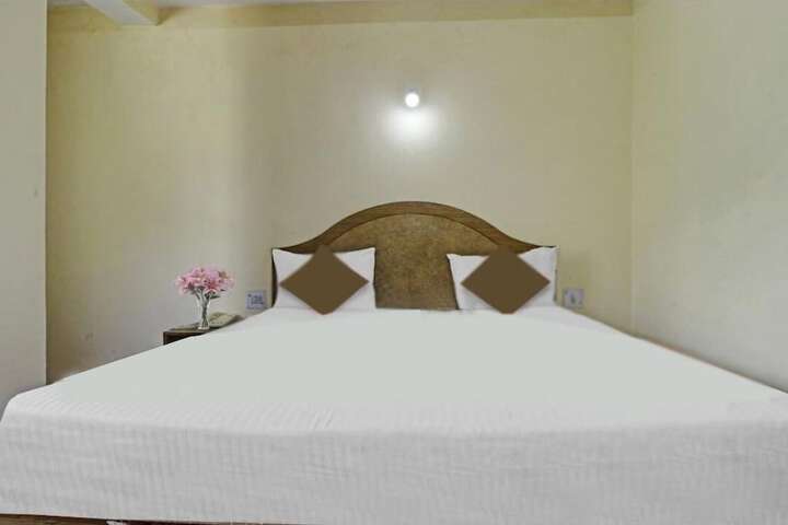 Room 8 of 10