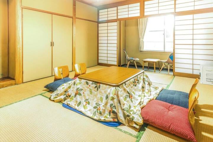 Room 17 of 34